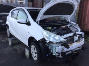 Toyota Aqua NHP10 2011-2015