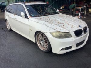 BMW 3 Series  320i E90