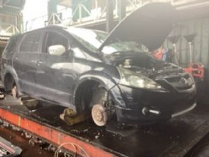 Mitsubishi Grandis NA4W