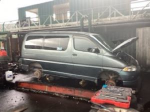 Toyota Granvia KCH10
