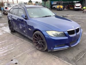 BMW 3 Series  320i E90