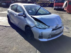Toyota Aqua NHP10 2011-2015