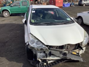 Toyota Aqua NHP10 2011-2015
