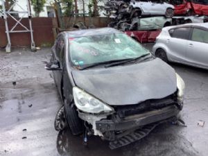 Toyota Aqua NHP10 2011-2015