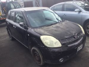 Mazda Verisa DC 2WD 01/04 on